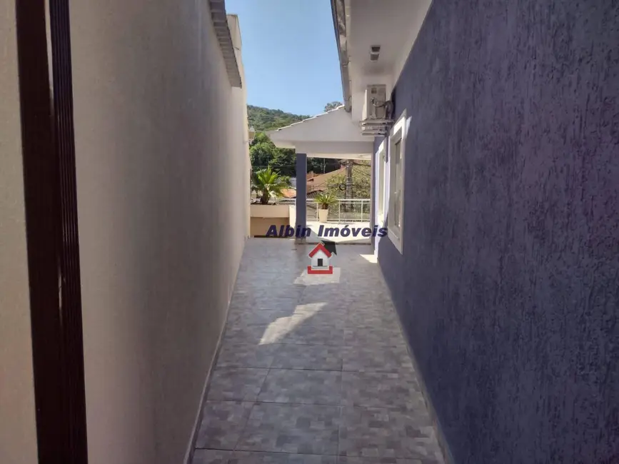 Foto 2 de Casa de Condomínio com 3 quartos à venda, 450m2 em Rio do Ouro, Niteroi - RJ