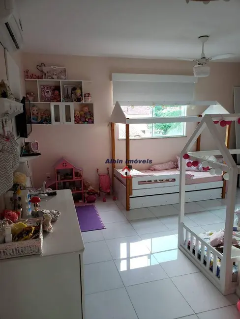 Foto 4 de Casa com 3 quartos à venda, 225m2 em Itaipu, Niteroi - RJ