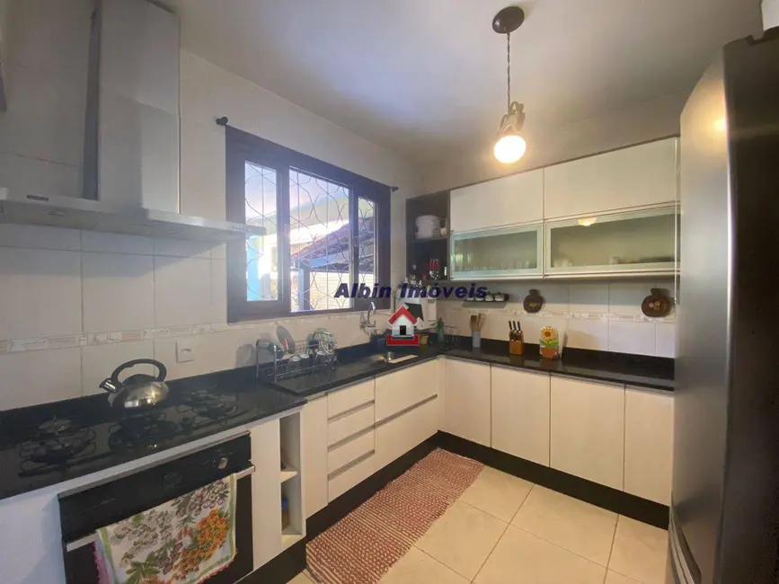 Foto 3 de Casa com 6 quartos à venda, 450m2 em Serra Grande, Niteroi - RJ