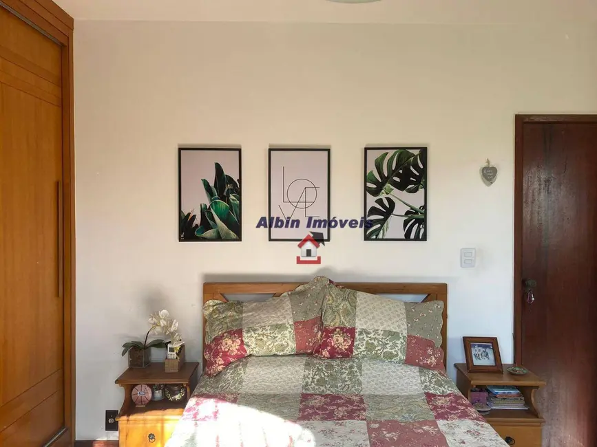 Foto 6 de Casa com 6 quartos à venda, 450m2 em Serra Grande, Niteroi - RJ