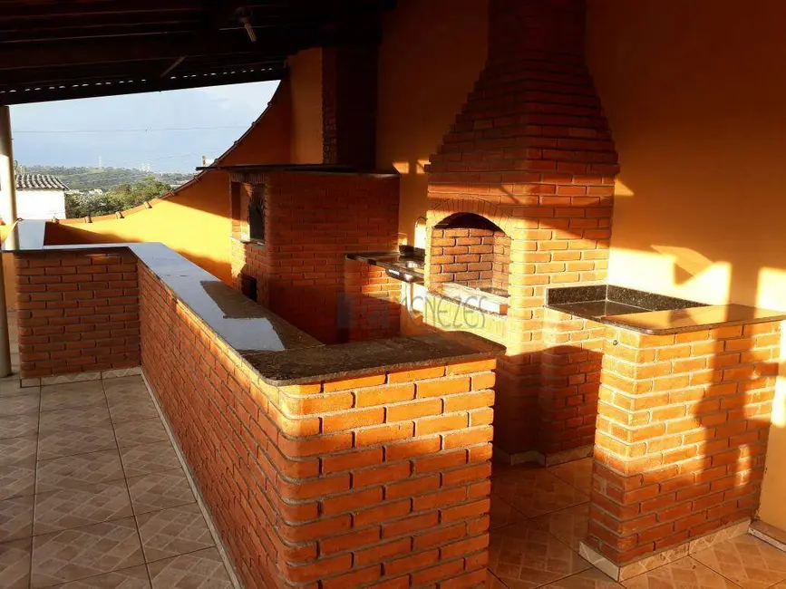 Foto 4 de Casa com 3 quartos à venda, 250m2 em Centro, Itaquaquecetuba - SP