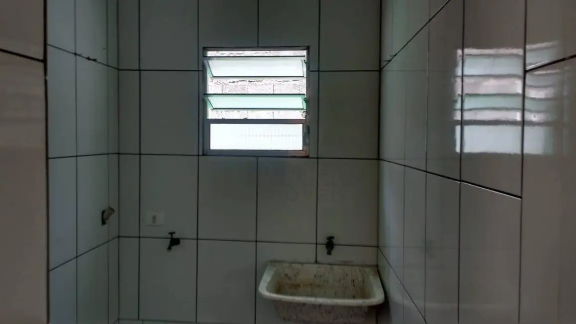 Sobrado com 3 quartos à venda, 125m2 em Jardim Adriane, Itaquaquecetuba - SP - imagem 8 Foto 8 de Sobrado com 3 quartos à venda, 125m2 em Jardim Adriane, Itaquaquecetuba - SP