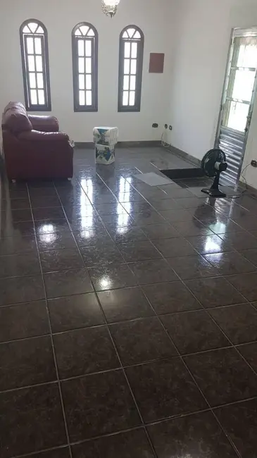 Sobrado com 3 quartos à venda, 250m2 em Vila Jacuí, São Paulo - SP - imagem 9 Foto 9 de Sobrado com 3 quartos à venda, 250m2 em Vila Jacuí, São Paulo - SP