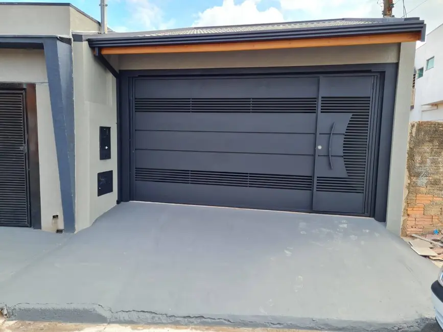 Foto 1 de Casa com 2 quartos à venda, 130m2 em Avare - SP