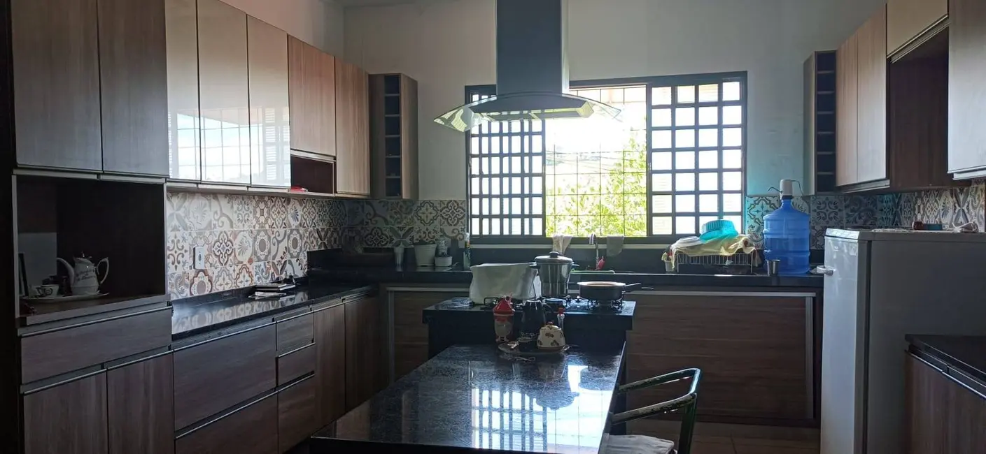 Foto 6 de Casa com 3 quartos à venda, 363m2 em Piraju - SP