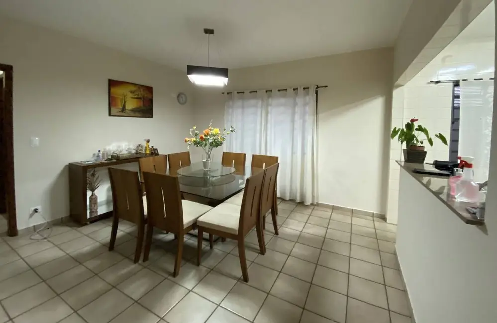 Foto 8 de Casa com 3 quartos à venda, 362m2 em Centro, Piraju - SP