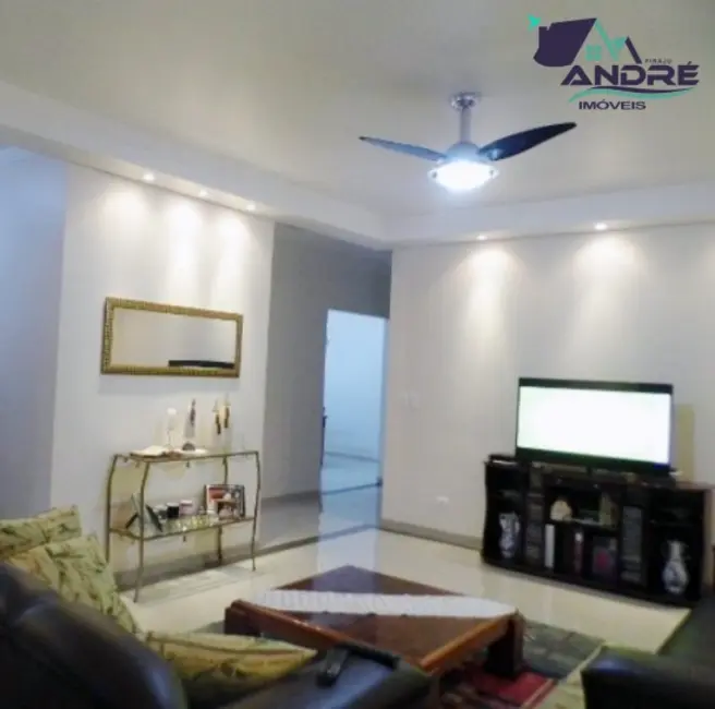 Foto 13 de Casa com 3 quartos à venda, 400m2 em Piraju - SP