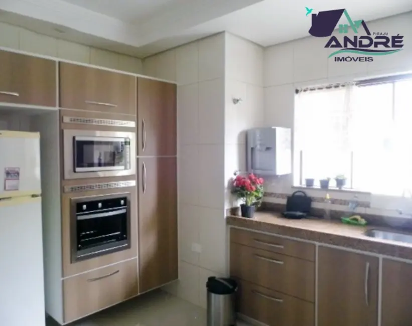 Casa com 3 quartos à venda, 400m2 em Piraju - SP - imagem 9 Foto 9 de Casa com 3 quartos à venda, 400m2 em Piraju - SP