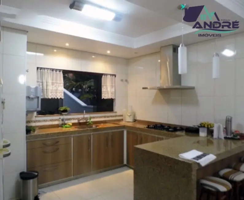 Foto 16 de Casa com 3 quartos à venda, 400m2 em Piraju - SP