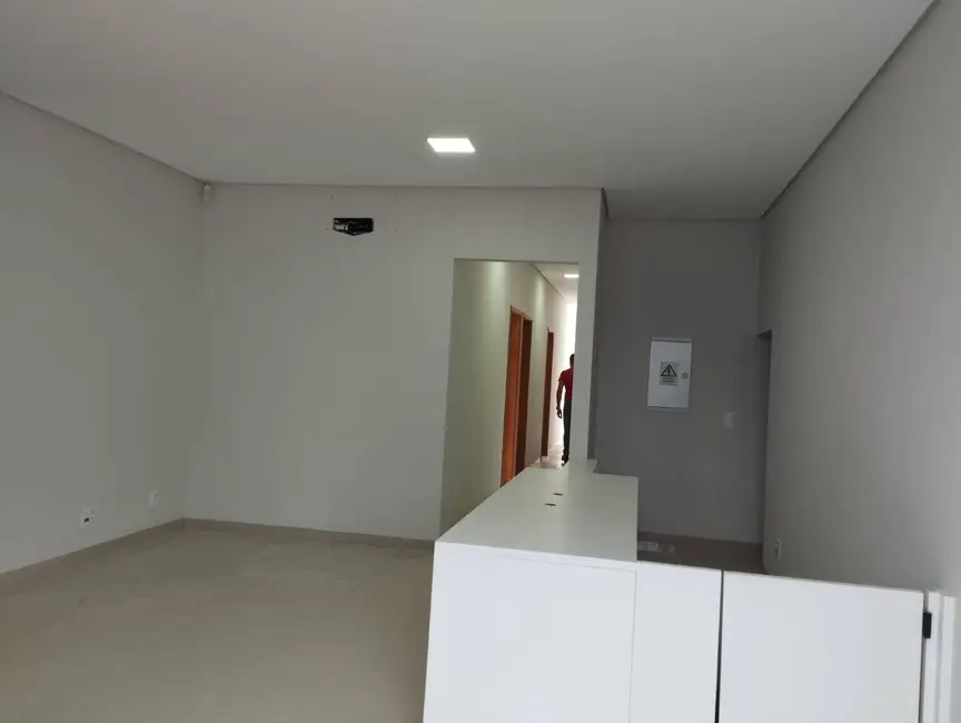 Sala Comercial à venda e para alugar, 148m2 em Centro, Piraju - SP - imagem 4 Foto 4 de Sala Comercial à venda e para alugar, 148m2 em Centro, Piraju - SP