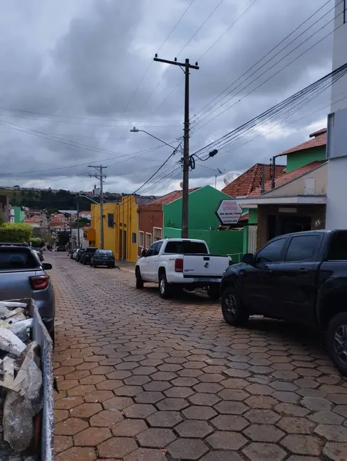Sala Comercial à venda e para alugar, 148m2 em Centro, Piraju - SP - imagem 2 Foto 2 de Sala Comercial à venda e para alugar, 148m2 em Centro, Piraju - SP