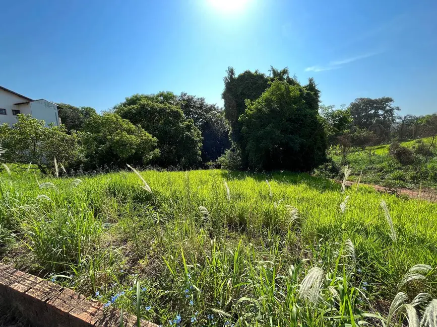 Foto 4 de Terreno / Lote à venda, 311m2 em Piraju - SP