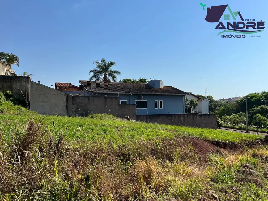 Terreno / Lote à venda, 300m2 em Piraju - SP - imagem 9 Foto 9 de Terreno / Lote à venda, 300m2 em Piraju - SP