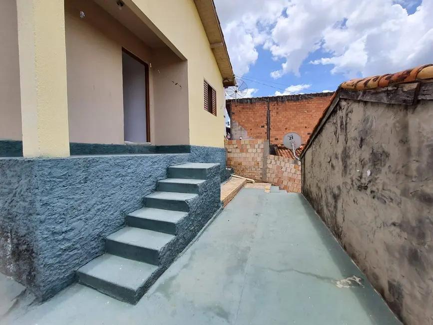 Foto 3 de Casa com 2 quartos à venda, 156m2 em Piraju - SP