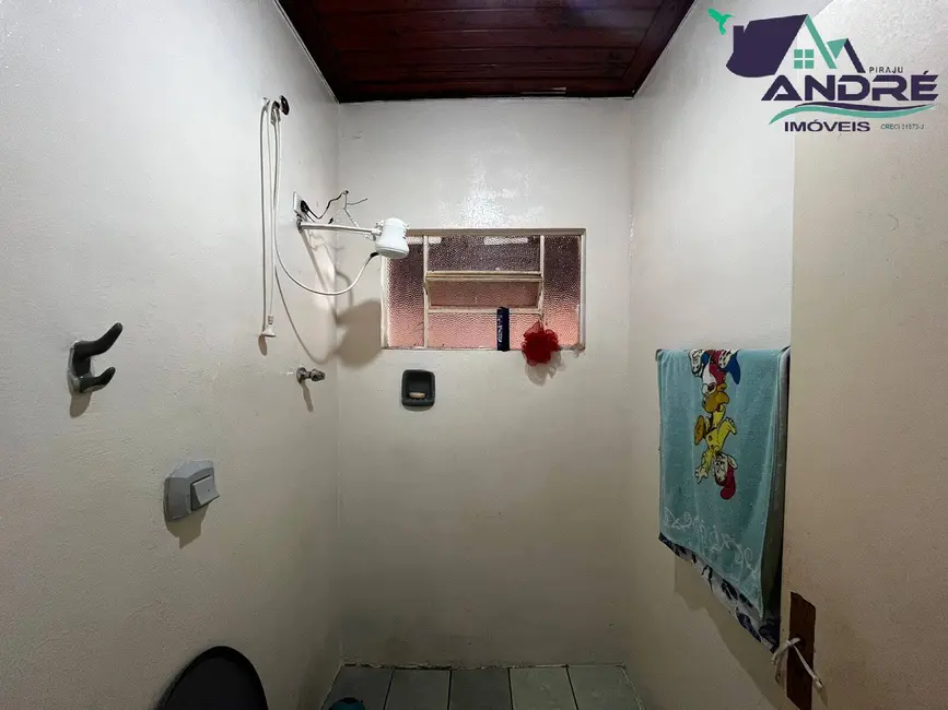 Foto 9 de Casa com 3 quartos à venda, 200m2 em Piraju - SP