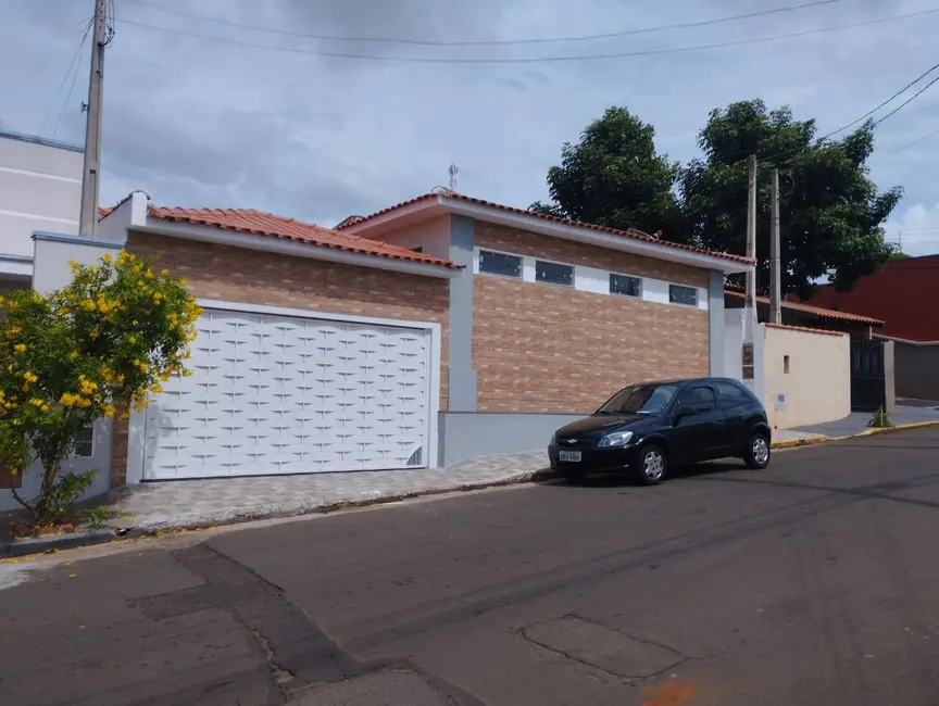 Foto 3 de Casa com 3 quartos à venda, 290m2 em Piraju - SP