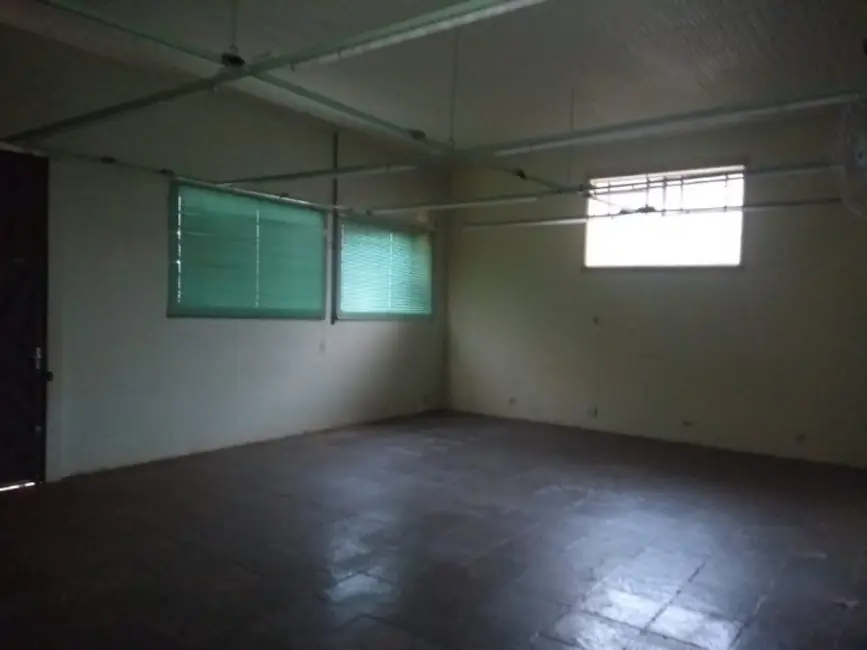 Foto 10 de Casa à venda, 226m2 em Piraju - SP