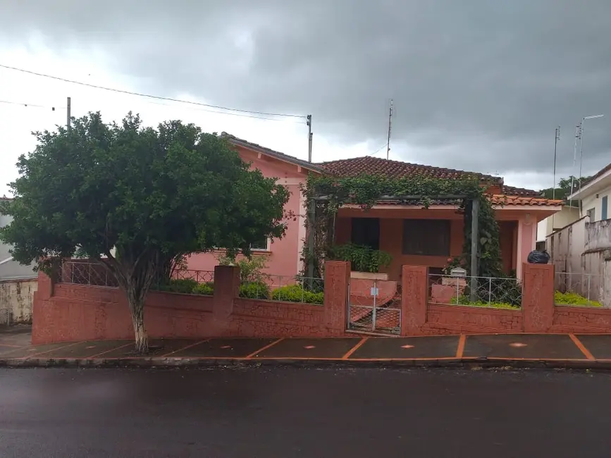 Foto 1 de Casa com 3 quartos à venda, 1241m2 em Piraju, SP