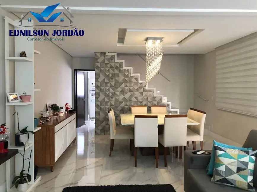 Foto 1 de Sobrado com 3 quartos à venda, 210m2 em Vila Eldízia, Santo Andre - SP