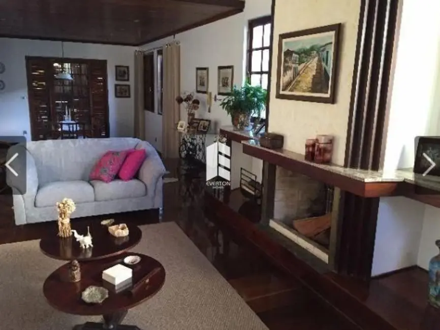 Foto 1 de Casa com 3 quartos à venda, 339m2 em Camobi, Santa Maria - RS