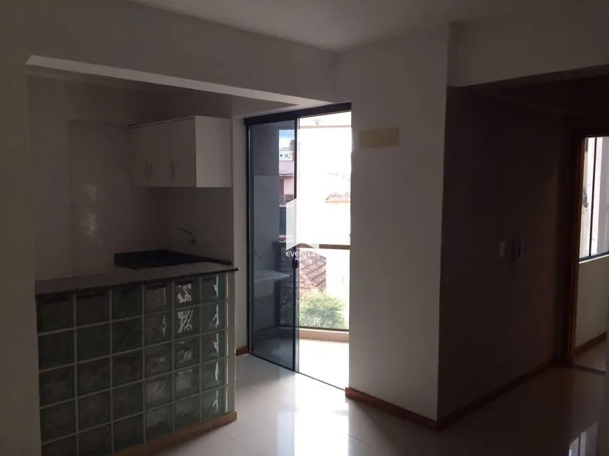 Foto 2 de Apartamento com 1 quarto à venda, 40m2 em Nossa Senhora do Rosário, Santa Maria - RS