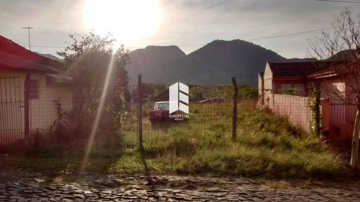 Foto 2 de Terreno / Lote à venda, 300m2 em Presidente João Goulart, Santa Maria - RS