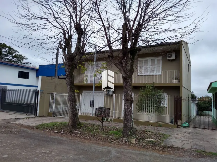 Foto 1 de Casa com 4 quartos à venda, 168m2 em Pinheiro Machado, Santa Maria - RS