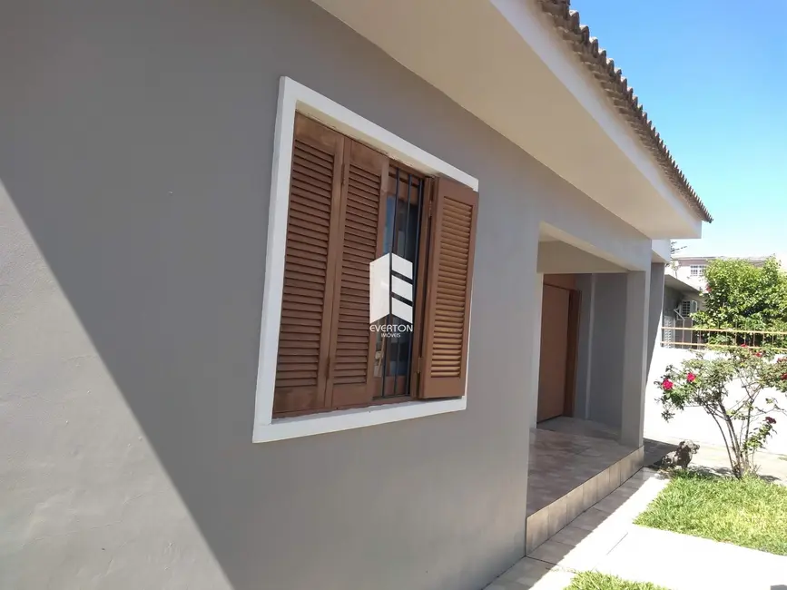 Foto 1 de Casa com 2 quartos à venda, 95m2 em Pinheiro Machado, Santa Maria - RS