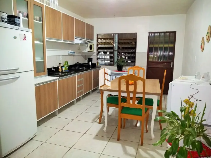 Foto 1 de Casa com 2 quartos à venda, 110m2 em Pinheiro Machado, Santa Maria - RS