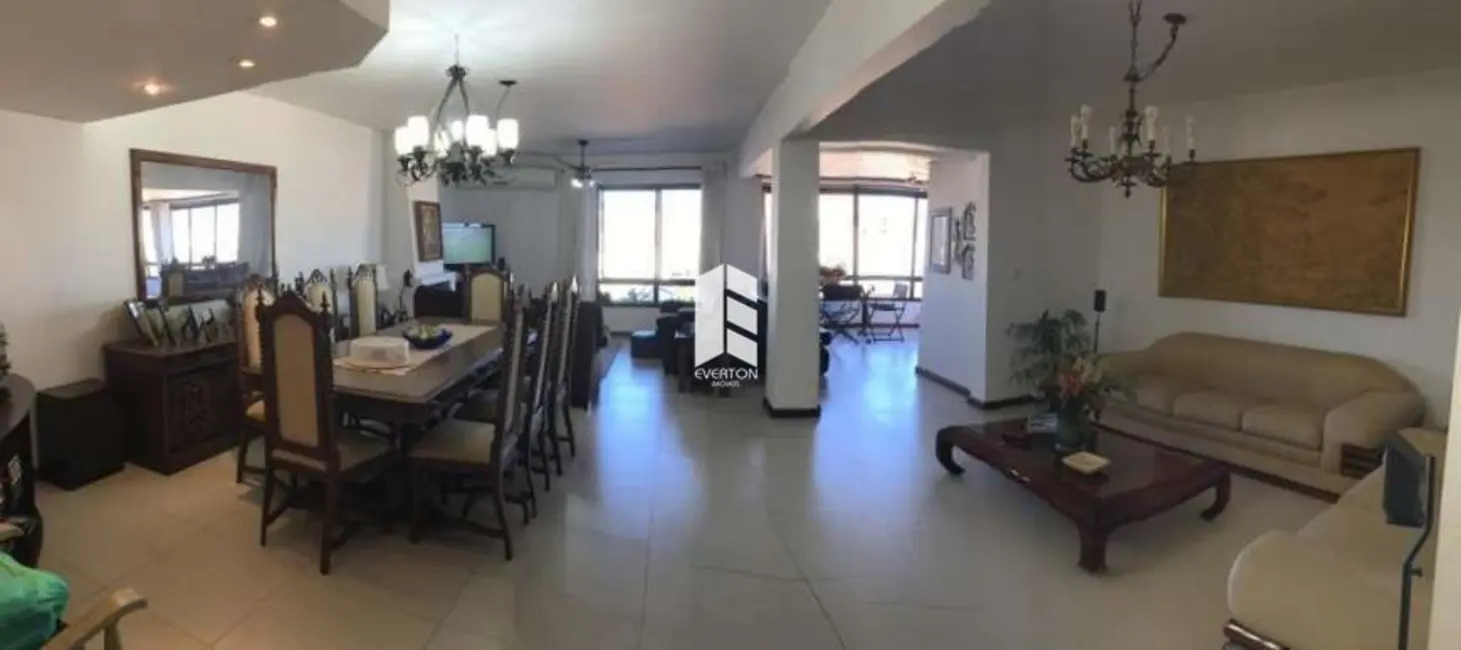 Foto 2 de Apartamento com 3 quartos à venda, 218m2 em Nossa Senhora de Fátima, Santa Maria - RS