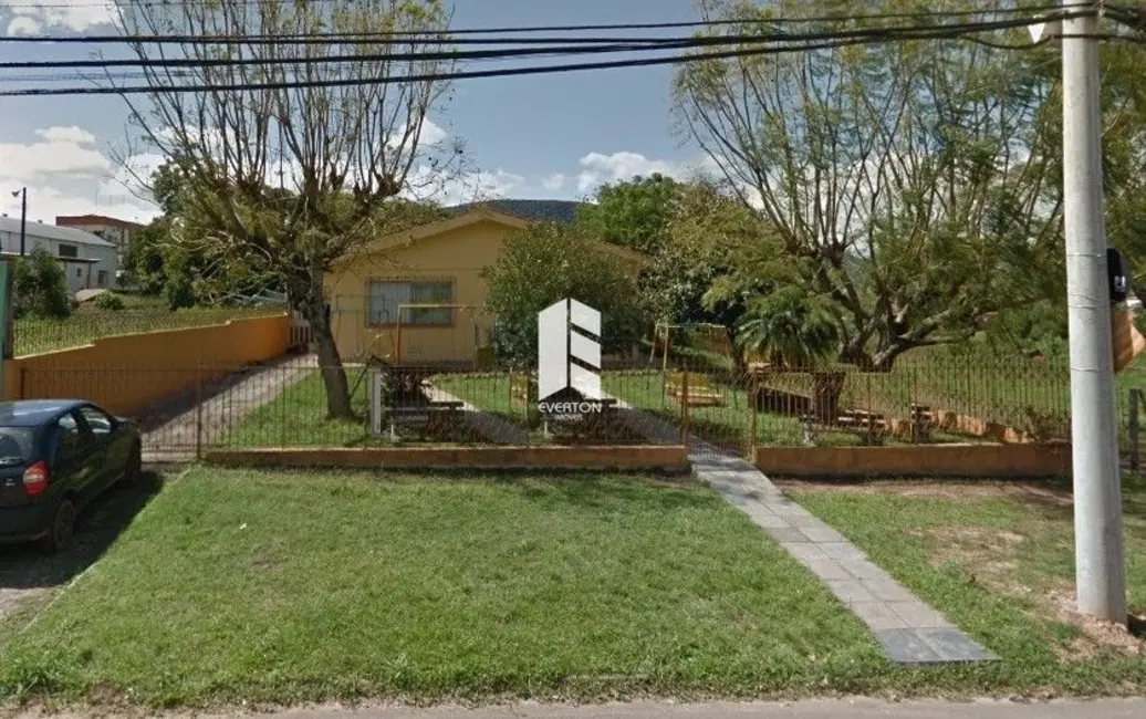 Foto 1 de Casa com 3 quartos à venda, 160m2 em Camobi, Santa Maria - RS