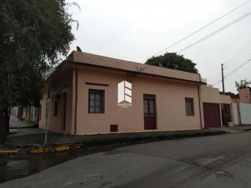 Foto 1 de Casa com 3 quartos à venda, 429m2 em Nossa Senhora das Dores, Santa Maria - RS