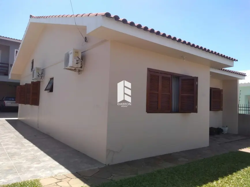Foto 1 de Casa com 3 quartos à venda, 70m2 em Pinheiro Machado, Santa Maria - RS