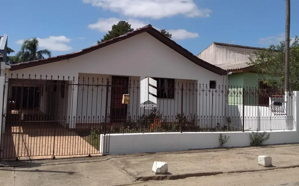 Foto 1 de Casa com 3 quartos à venda, 206m2 em Pinheiro Machado, Santa Maria - RS