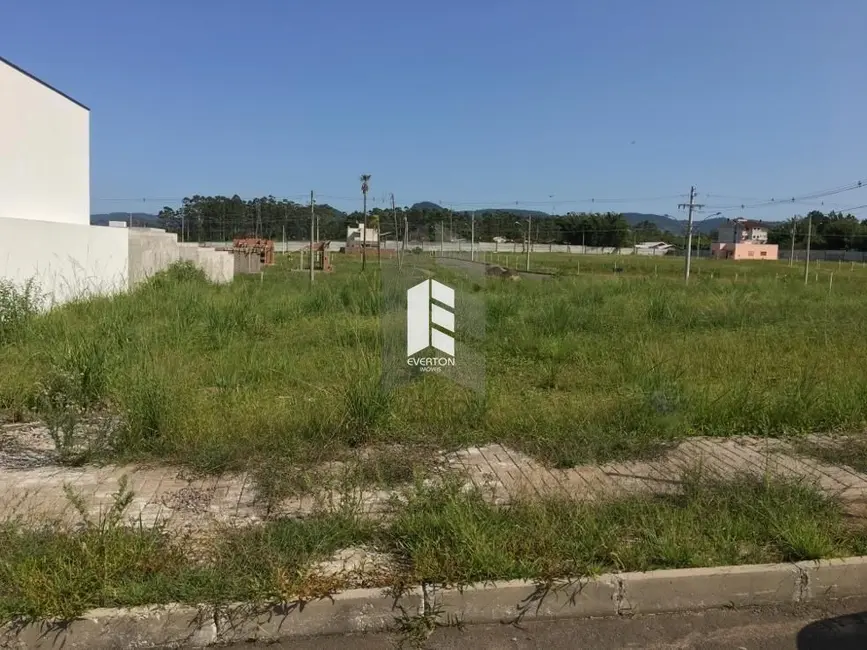 Foto 1 de Terreno / Lote à venda, 350m2 em Camobi, Santa Maria - RS