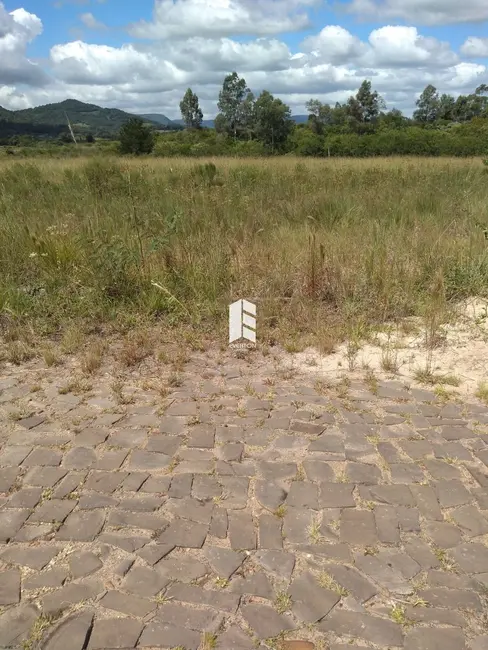 Foto 2 de Terreno / Lote à venda, 641m2 em Pé de Plátano, Santa Maria - RS