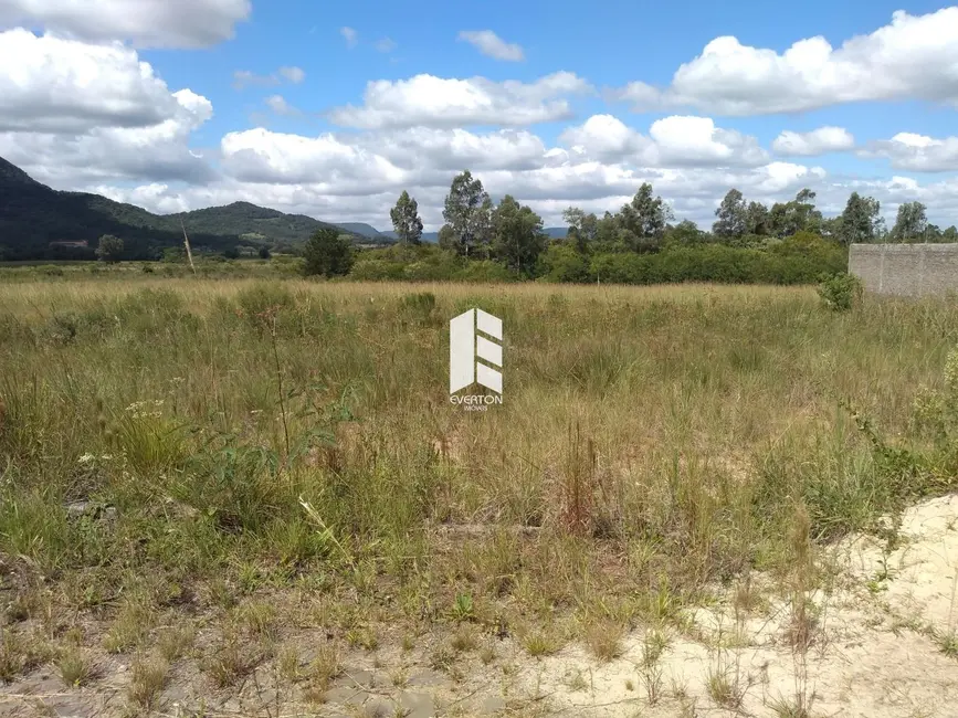 Foto 1 de Terreno / Lote à venda, 641m2 em Pé de Plátano, Santa Maria - RS