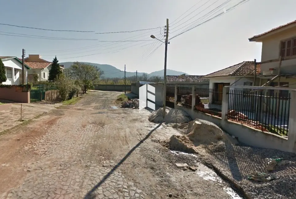 Foto 1 de Casa com 2 quartos à venda, 80m2 em Camobi, Santa Maria - RS