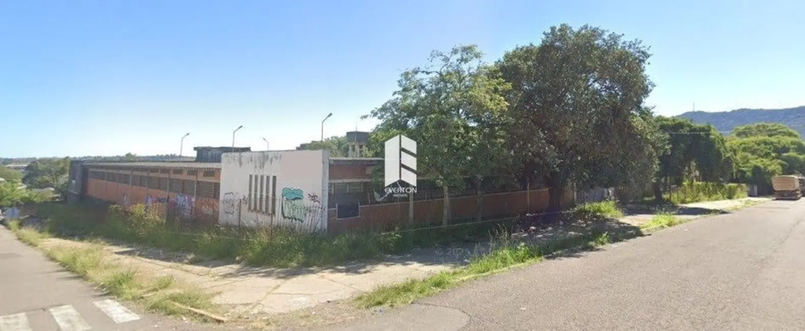 Armazém / Galpão com 20 quartos à venda, 1954m2 em Nossa Senhora do Rosário, Santa Maria - RS - imagem 4 Foto 4 de Armazém / Galpão com 20 quartos à venda, 1954m2 em Nossa Senhora do Rosário, Santa Maria - RS