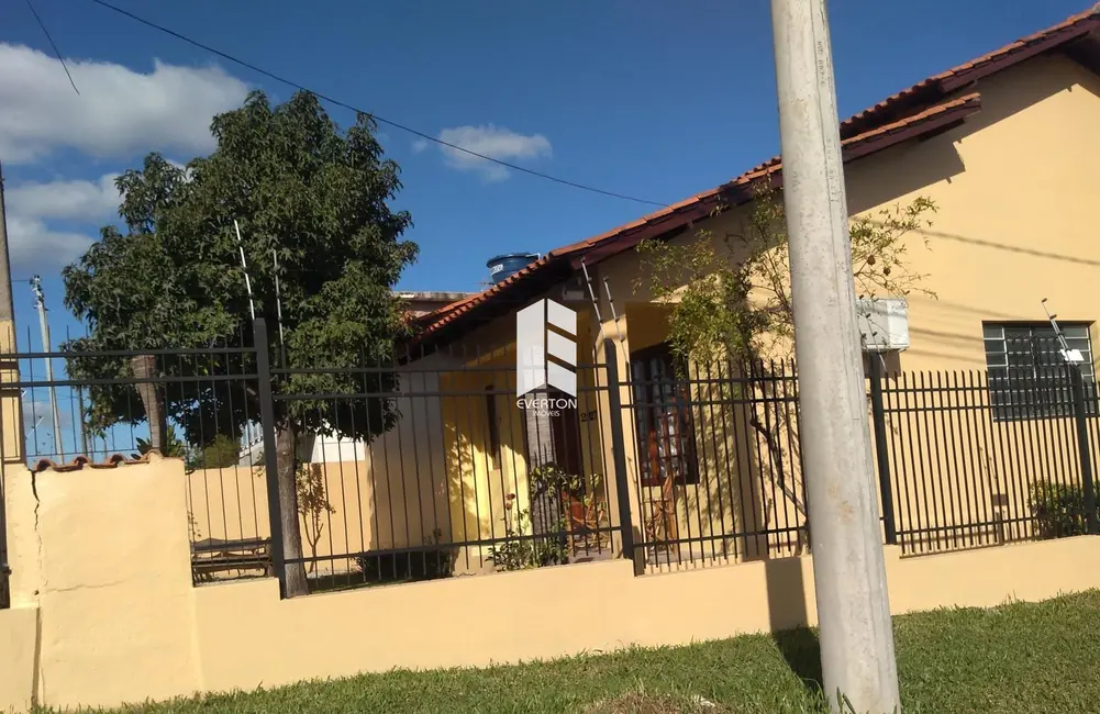 Foto 1 de Casa com 3 quartos à venda, 141m2 em Pinheiro Machado, Santa Maria - RS
