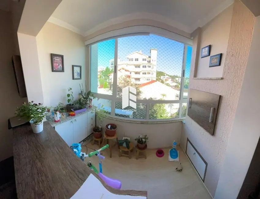 Foto 2 de Apartamento com 2 quartos à venda, 73m2 em Nossa Senhora de Lourdes, Santa Maria - RS