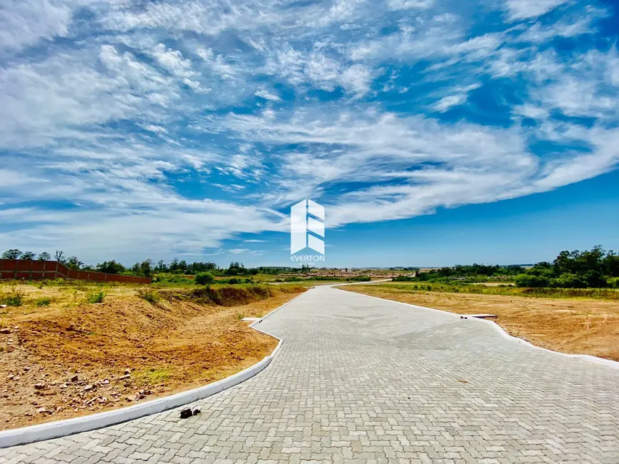 Foto 1 de Terreno / Lote à venda, 413m2 em Camobi, Santa Maria - RS