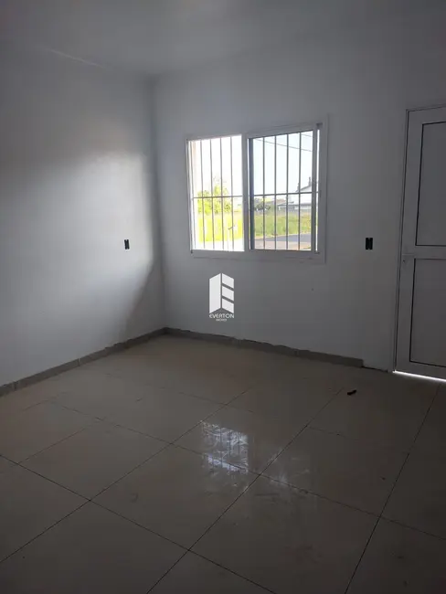 Foto 2 de Casa com 2 quartos à venda, 80m2 em Pé de Plátano, Santa Maria - RS