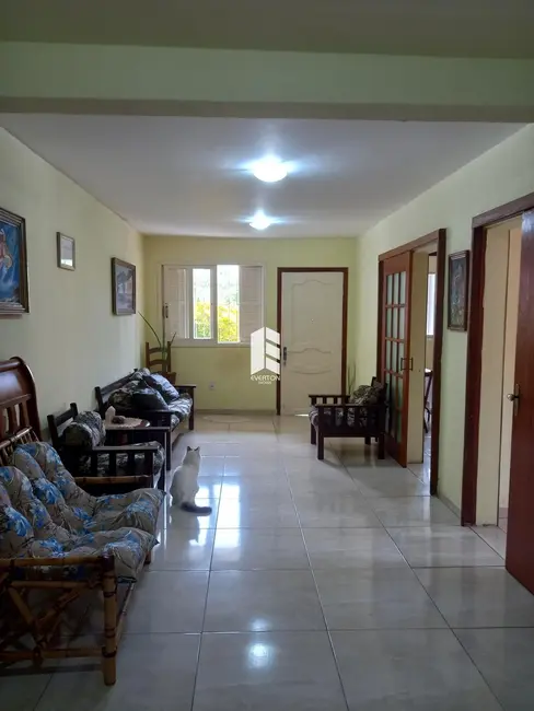Casa com 3 quartos à venda, 200m2 em Nossa Senhora Medianeira, Santa Maria - RS - imagem 1 Foto 1 de Casa com 3 quartos à venda, 200m2 em Nossa Senhora Medianeira, Santa Maria - RS