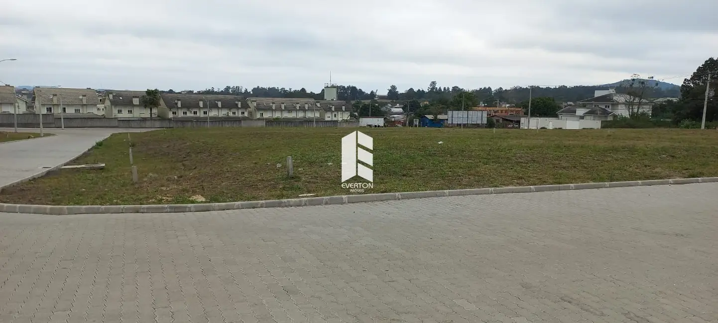 Foto 1 de Terreno / Lote à venda, 437m2 em São José, Santa Maria - RS