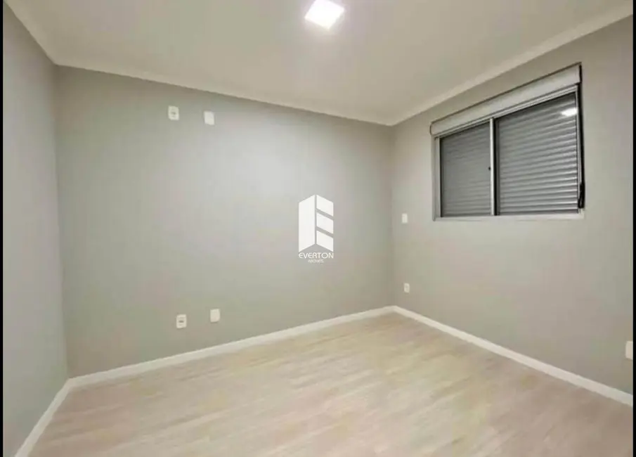 Foto 5 de Apartamento com 3 quartos à venda, 60m2 em Nossa Senhora Medianeira, Santa Maria - RS