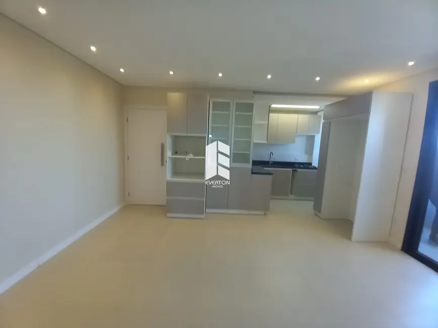 Foto 2 de Apartamento com 2 quartos à venda, 75m2 em Bonfim, Santa Maria - RS