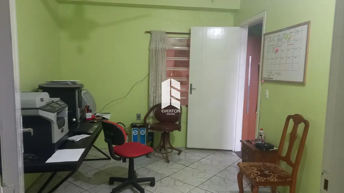Foto 2 de Loja com 2 quartos à venda, 300m2 em São João, Santa Maria - RS