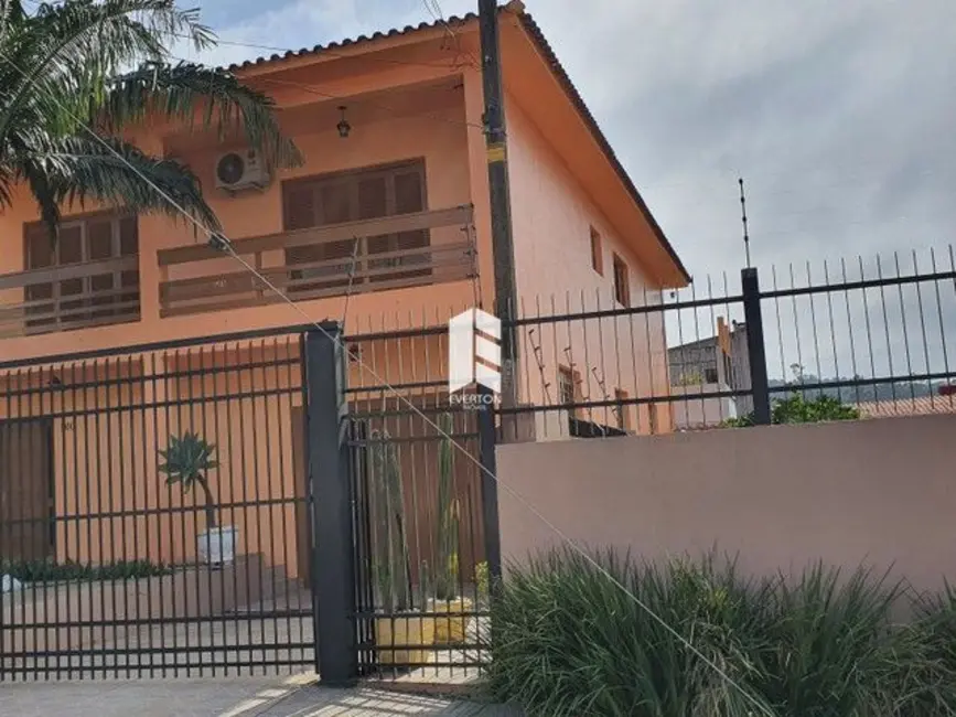 Casa com 3 quartos à venda, 320m2 em Dom Antônio Reis, Santa Maria - RS - imagem 1 Foto 1 de Casa com 3 quartos à venda, 320m2 em Dom Antônio Reis, Santa Maria - RS
