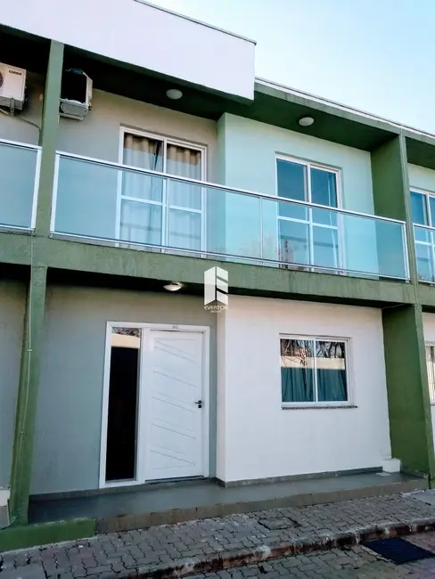 Casa com 3 quartos à venda, 94m2 em Santa Maria - RS - imagem 1 Foto 1 de Casa com 3 quartos à venda, 94m2 em Santa Maria - RS